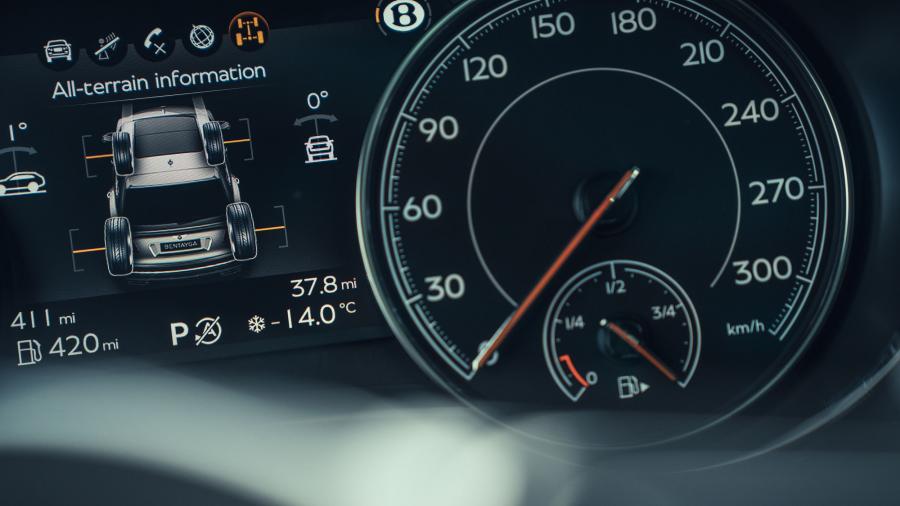Панель приборов Bentley Bentayga V8 2018 года  (WW) (фото 36 из 49)